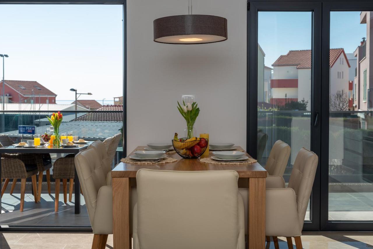 Poolside 2 Bedroom Ap. Mare Trogir Bagian luar foto