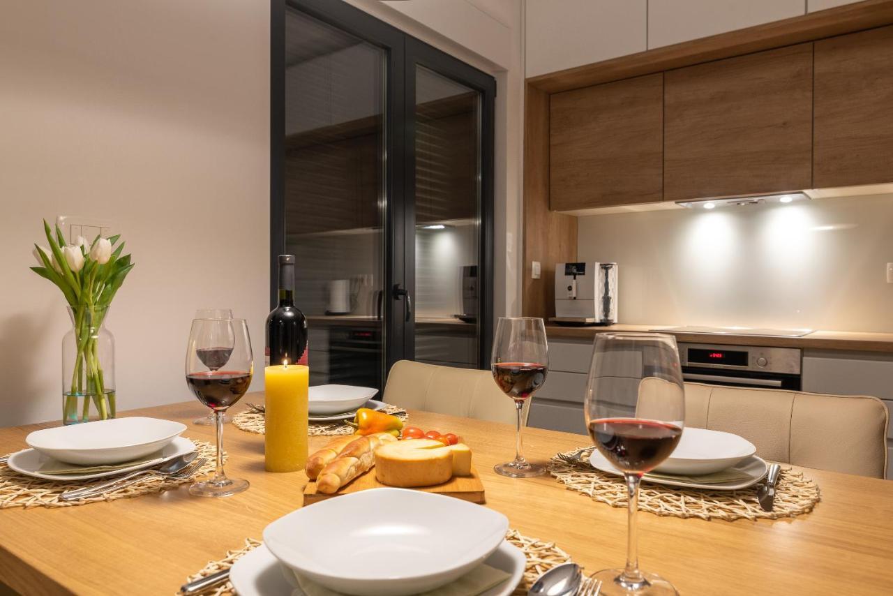 Poolside 2 Bedroom Ap. Mare Trogir Bagian luar foto